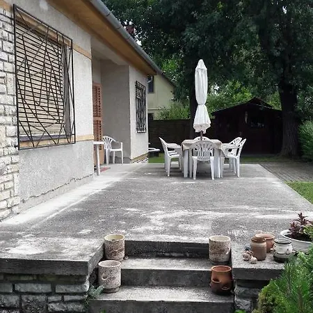 Retro Huszar Konukevi Siofok
